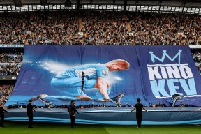 AYX-关于德布劳内回归赛场，惊险取胜首场状态亮眼，篮网观众沸腾！的信息