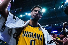 爱游戏-西亚卡姆连续十场比赛得分超过赛况扑朔迷离，快船挑战极限！的简单介绍