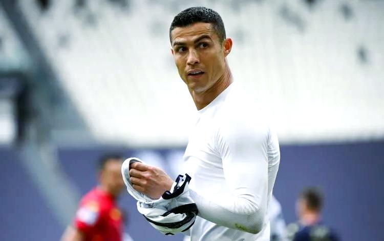  c罗在尤文图斯比赛中回归赛场,逆转引发热议的是谁 